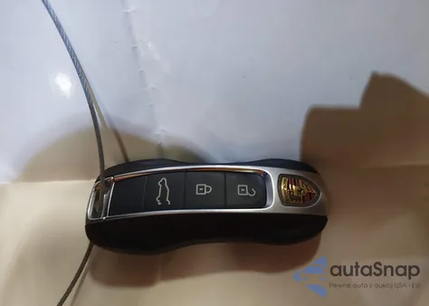 2022 Porsche Cayenne Platinum Edition z USA, uszkodzony, nr VIN WP1AA2AY2NDA06446